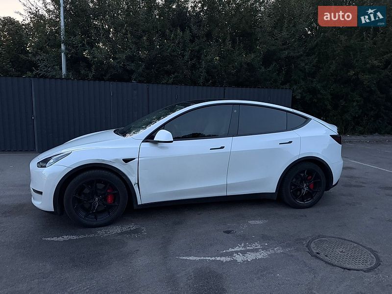 Внедорожник / Кроссовер Tesla Model Y 2021 в Киеве