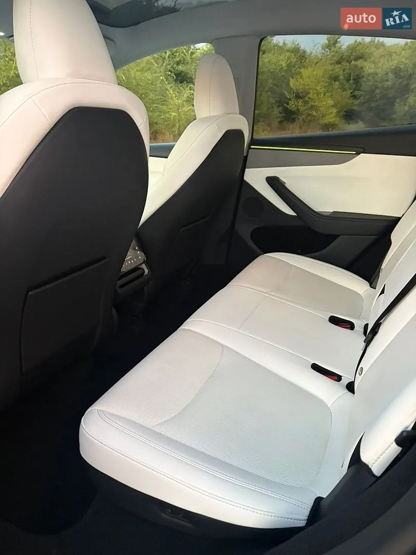 2025 Tesla Model Y - мініатюра 12