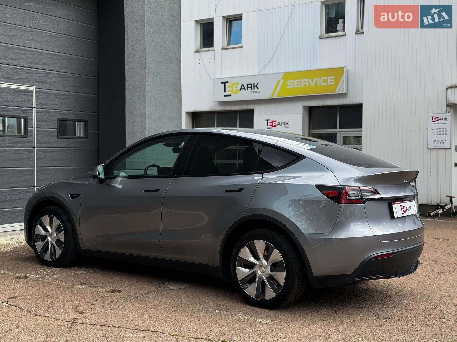 2024 Tesla Model Y - мініатюра 8