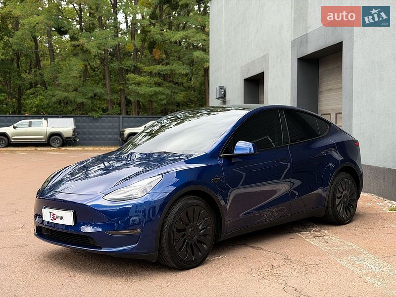 Позашляховик / Кросовер Tesla Model Y 2023 в Києві фото 3 Позашляховик / Кросовер Tesla Model Y 2023 в Києві