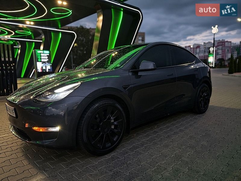 Позашляховик / Кросовер Tesla Model Y 2021 в Луцьку