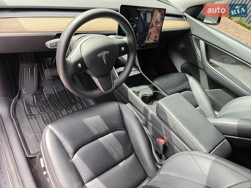 Позашляховик / Кросовер Tesla Model Y 2021 в Києві