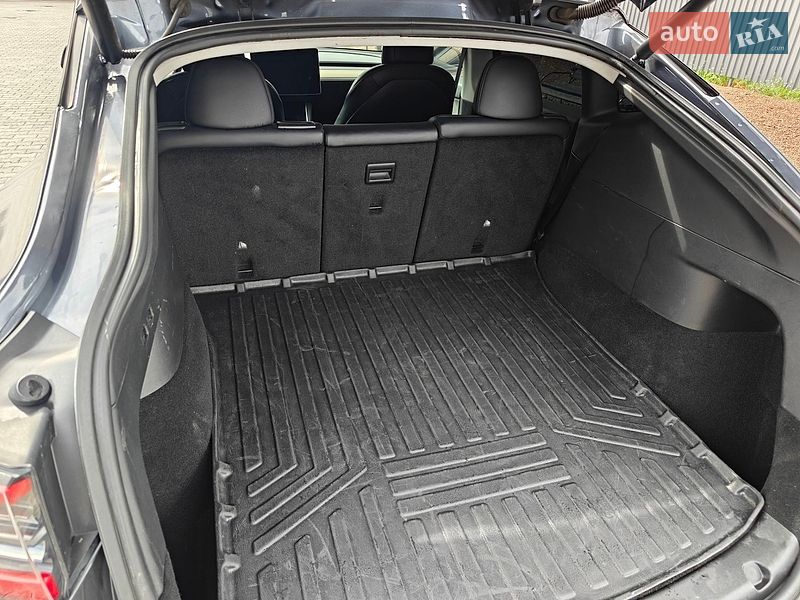 Позашляховик / Кросовер Tesla Model Y 2021 в Києві