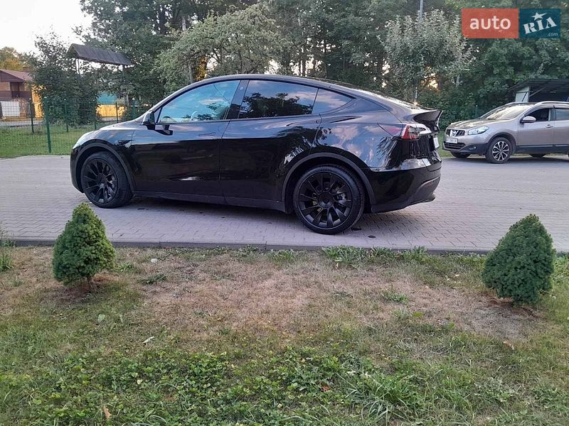 Внедорожник / Кроссовер Tesla Model Y 2022 в Ивано-Франковске