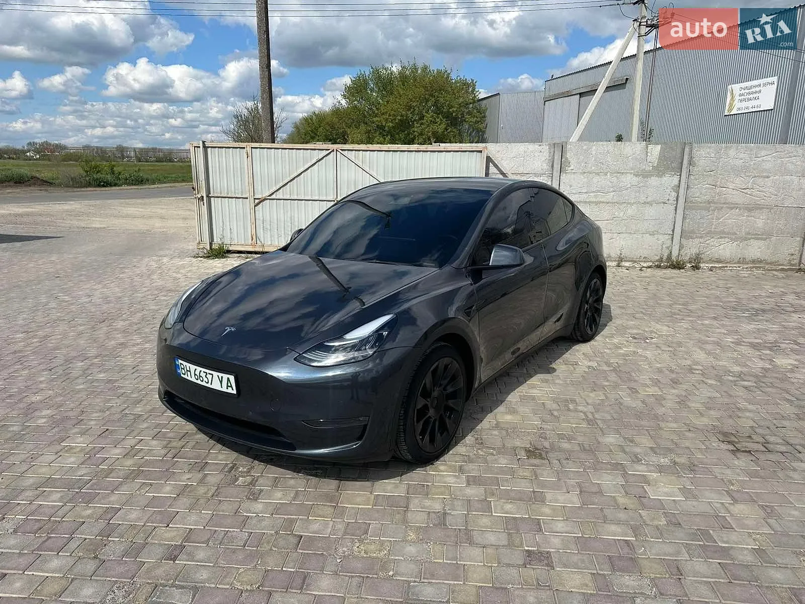 2021 Tesla Model Y - мініатюра 3