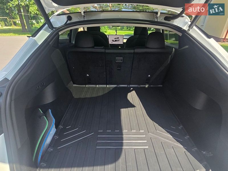 Позашляховик / Кросовер Tesla Model Y 2022 в Києві