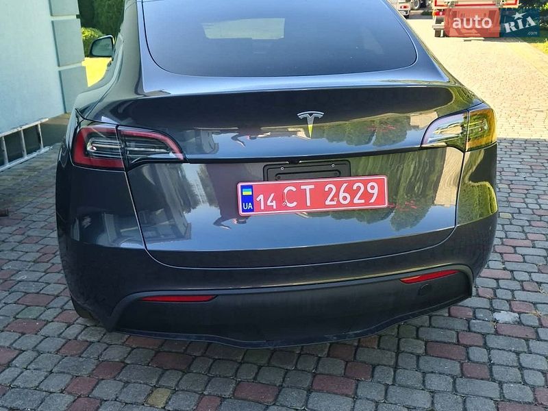Позашляховик / Кросовер Tesla Model Y 2024 в Івано-Франківську