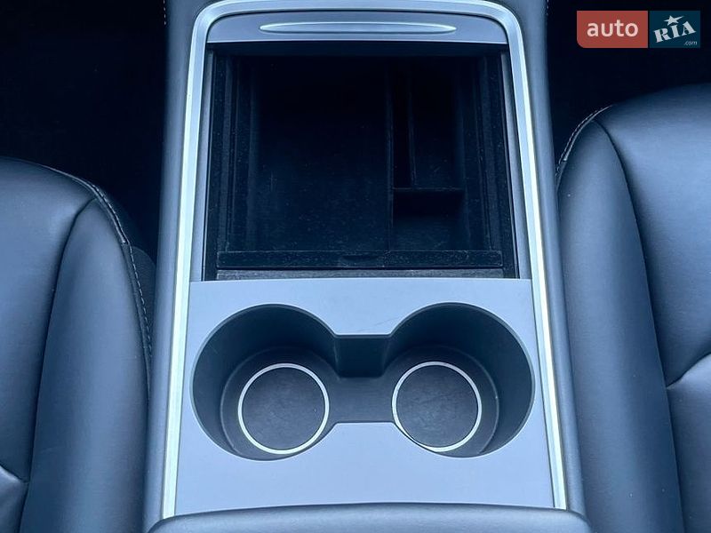 Внедорожник / Кроссовер Tesla Model Y 2021 в Чернигове