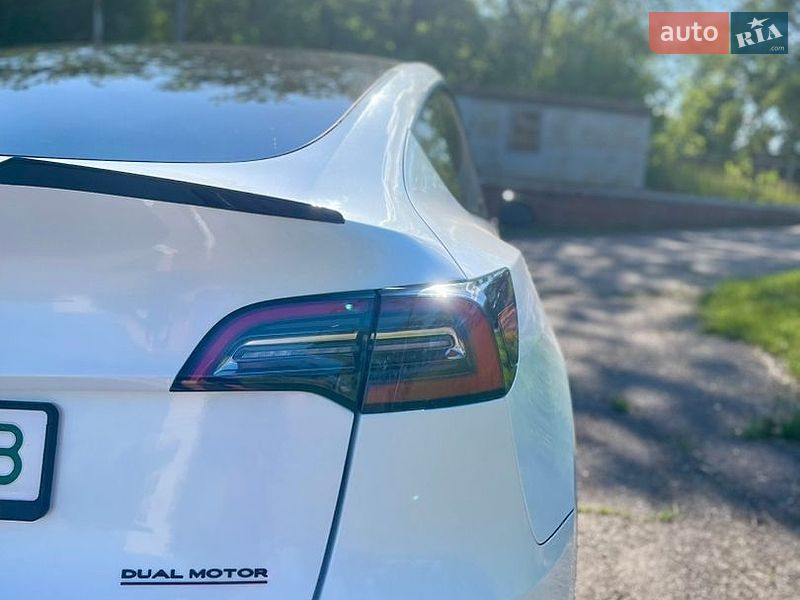 Внедорожник / Кроссовер Tesla Model Y 2021 в Чернигове