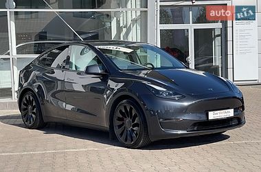 Позашляховик / Кросовер Tesla Model Y 2024 в Чернівцях фото 3 Позашляховик / Кросовер Tesla Model Y 2024 в Чернівцях