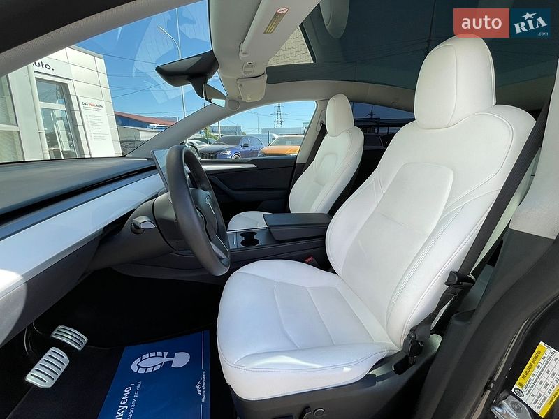 Внедорожник / Кроссовер Tesla Model Y 2024 в Черновцах