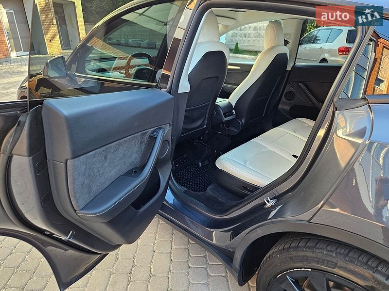 Внедорожник / Кроссовер Tesla Model Y 2022 в Харькове