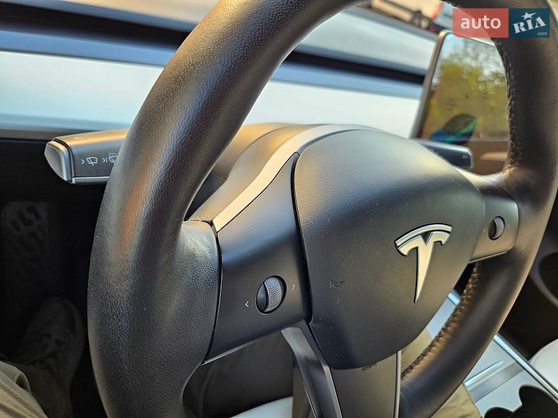Внедорожник / Кроссовер Tesla Model Y 2022 в Харькове