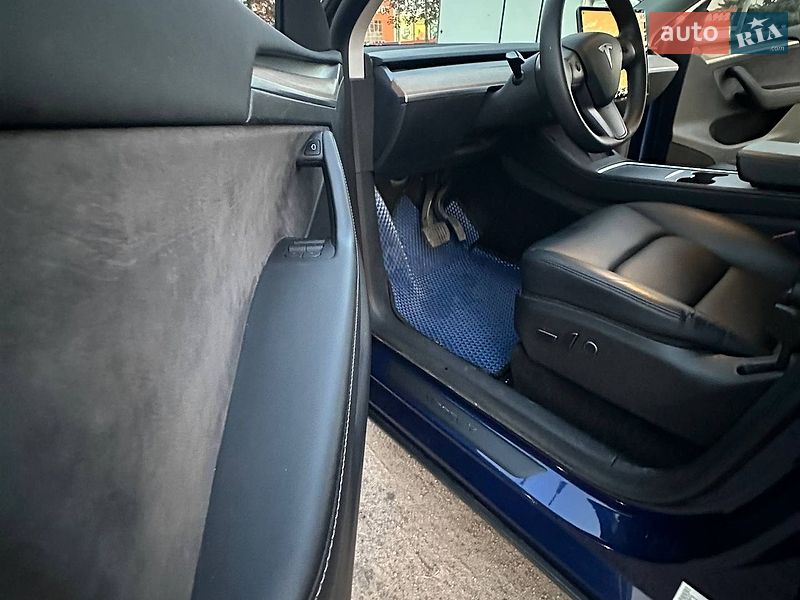 Внедорожник / Кроссовер Tesla Model Y 2022 в Харькове
