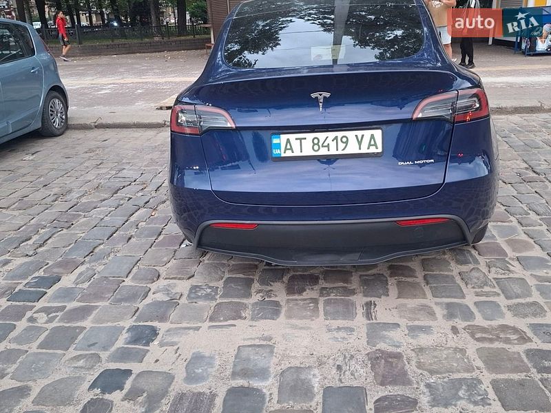 Внедорожник / Кроссовер Tesla Model Y 2023 в Ивано-Франковске