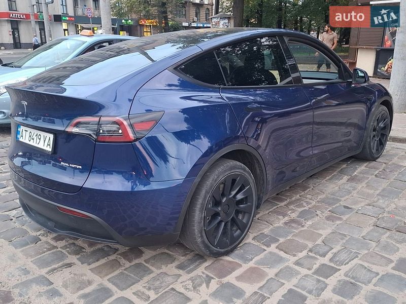 Внедорожник / Кроссовер Tesla Model Y 2023 в Ивано-Франковске