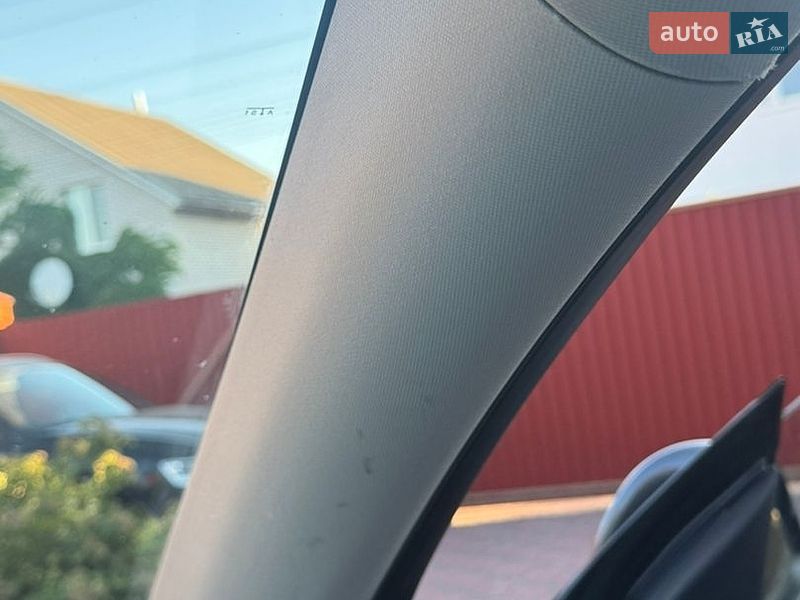 Позашляховик / Кросовер Tesla Model Y 2023 в Дніпрі фото 16 Позашляховик / Кросовер Tesla Model Y 2023 в Дніпрі