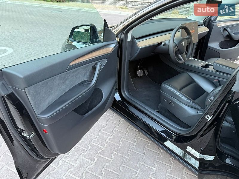Позашляховик / Кросовер Tesla Model Y 2023 в Києві