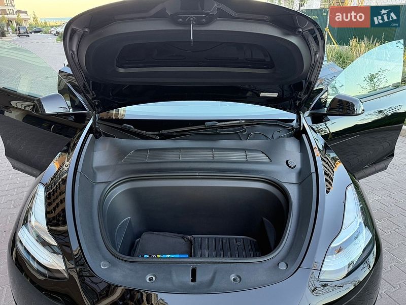 Позашляховик / Кросовер Tesla Model Y 2023 в Києві