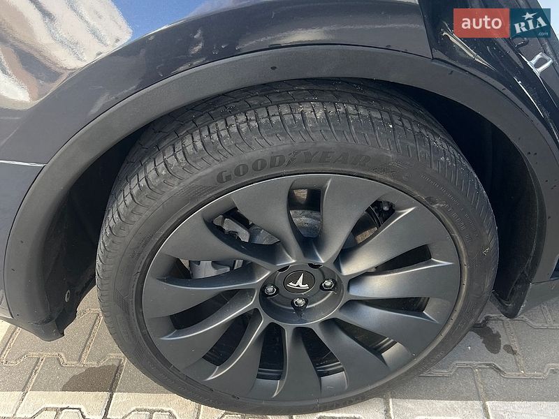 Позашляховик / Кросовер Tesla Model Y 2024 в Хмельницькому