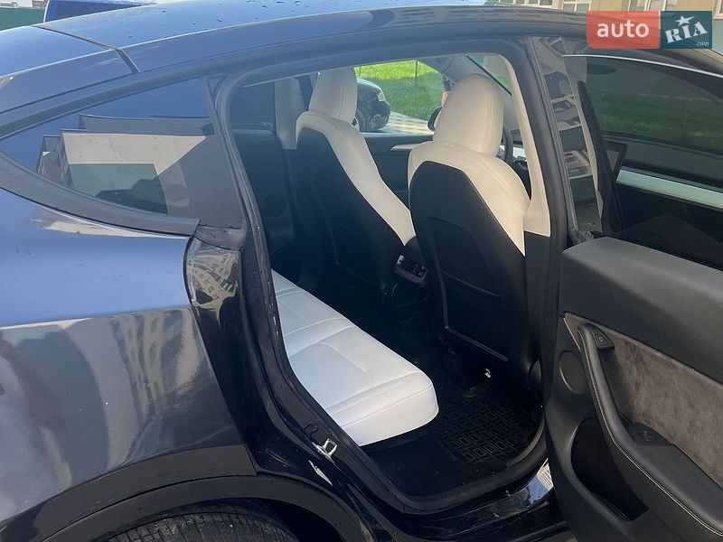 Позашляховик / Кросовер Tesla Model Y 2024 в Хмельницькому