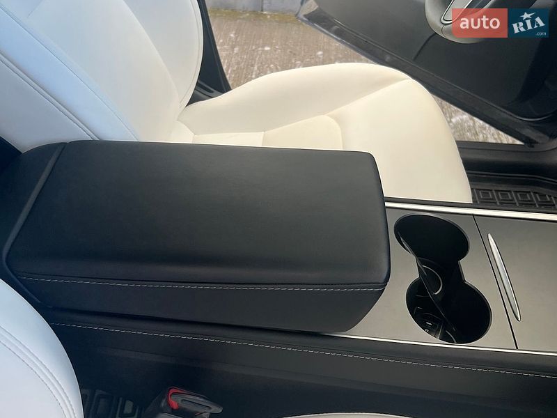 Позашляховик / Кросовер Tesla Model Y 2024 в Хмельницькому
