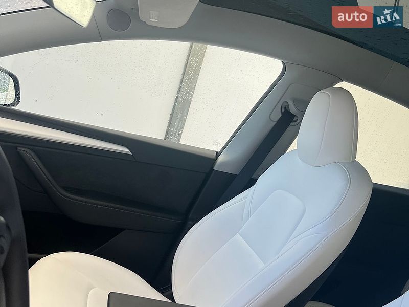 Позашляховик / Кросовер Tesla Model Y 2024 в Хмельницькому
