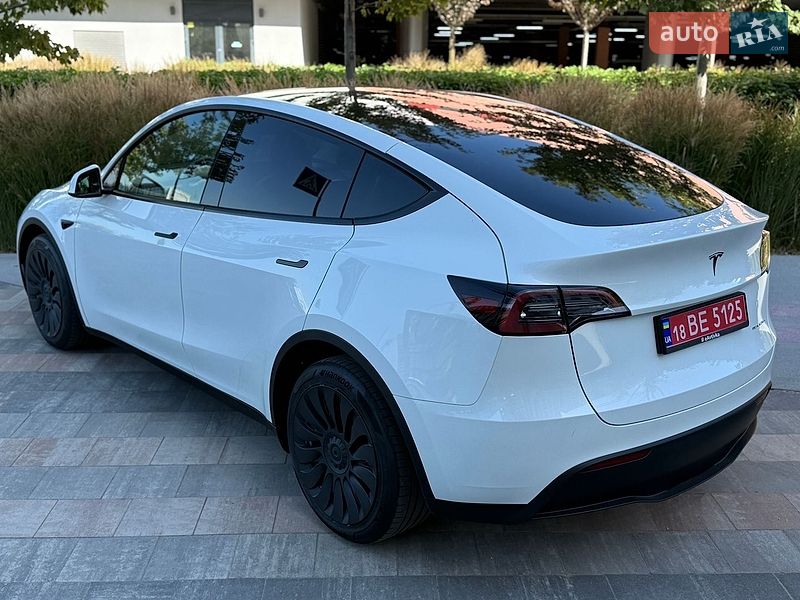 Внедорожник / Кроссовер Tesla Model Y 2023 в Киеве