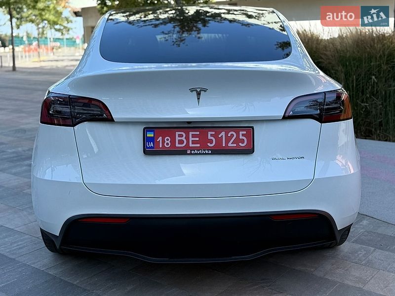 Внедорожник / Кроссовер Tesla Model Y 2023 в Киеве