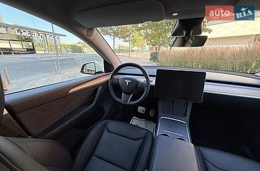 Внедорожник / Кроссовер Tesla Model Y 2023 в Киеве