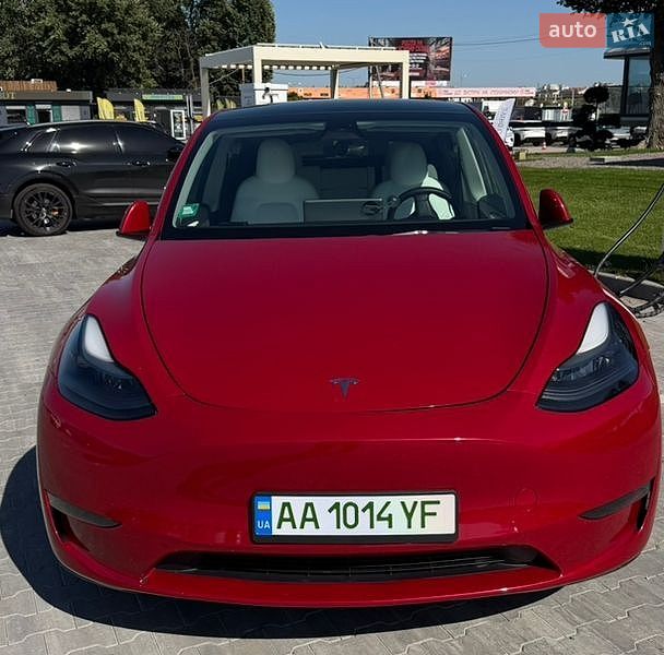 Внедорожник / Кроссовер Tesla Model Y 2023 в Киеве