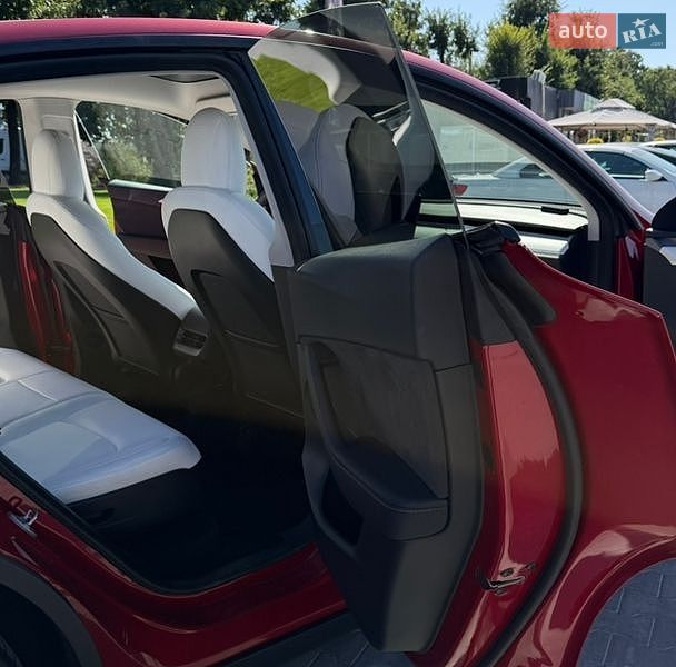 Внедорожник / Кроссовер Tesla Model Y 2023 в Киеве
