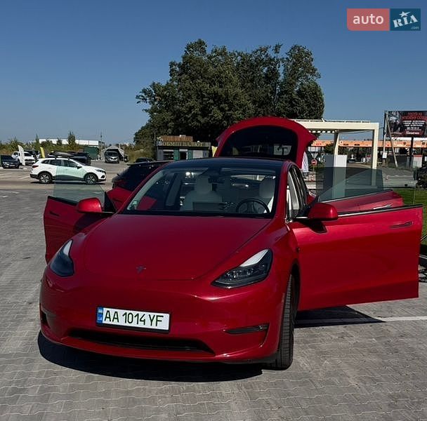 Внедорожник / Кроссовер Tesla Model Y 2023 в Киеве