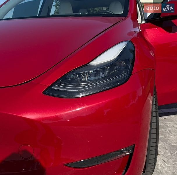 Внедорожник / Кроссовер Tesla Model Y 2023 в Киеве