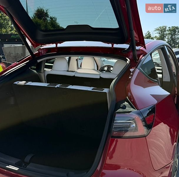 Позашляховик / Кросовер Tesla Model Y 2023 в Києві