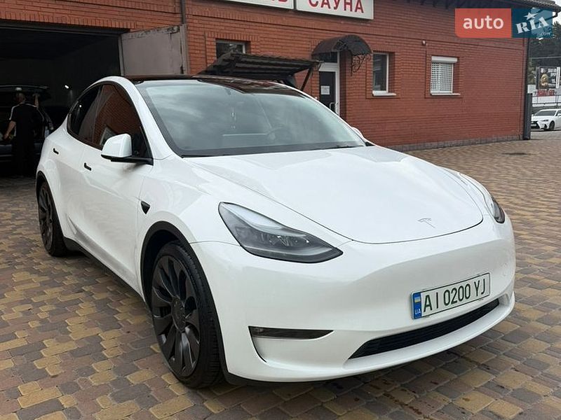 Позашляховик / Кросовер Tesla Model Y 2023 в Києві