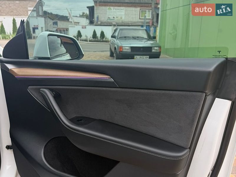Позашляховик / Кросовер Tesla Model Y 2023 в Києві