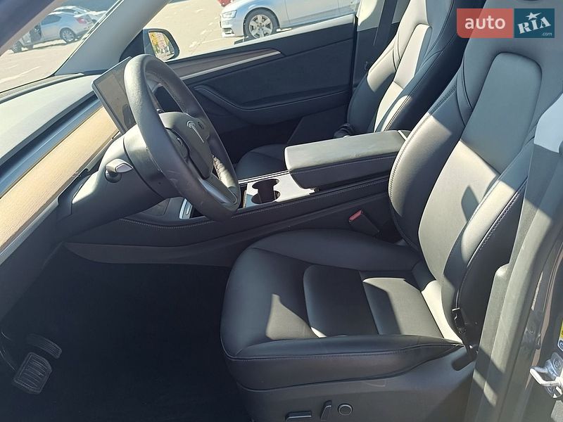 Внедорожник / Кроссовер Tesla Model Y 2023 в Киеве