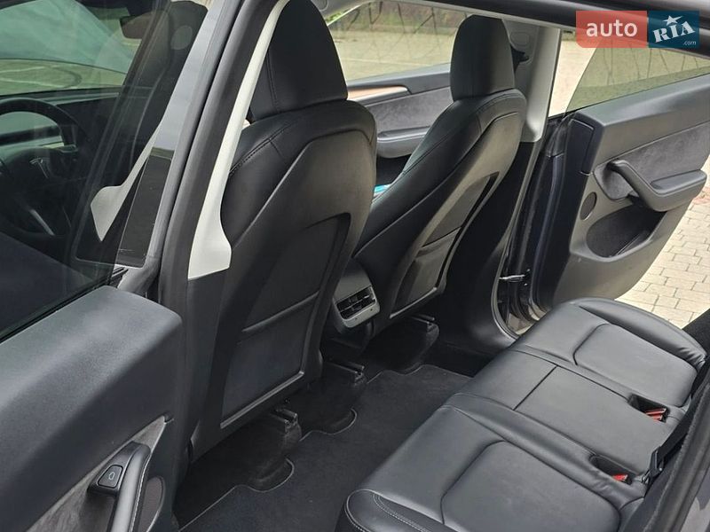 Позашляховик / Кросовер Tesla Model Y 2023 в Тернополі