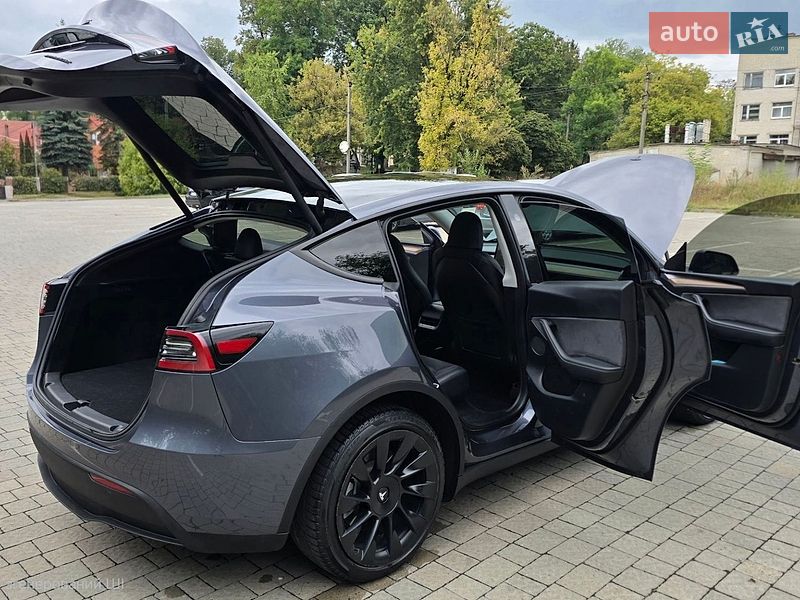 Позашляховик / Кросовер Tesla Model Y 2023 в Тернополі