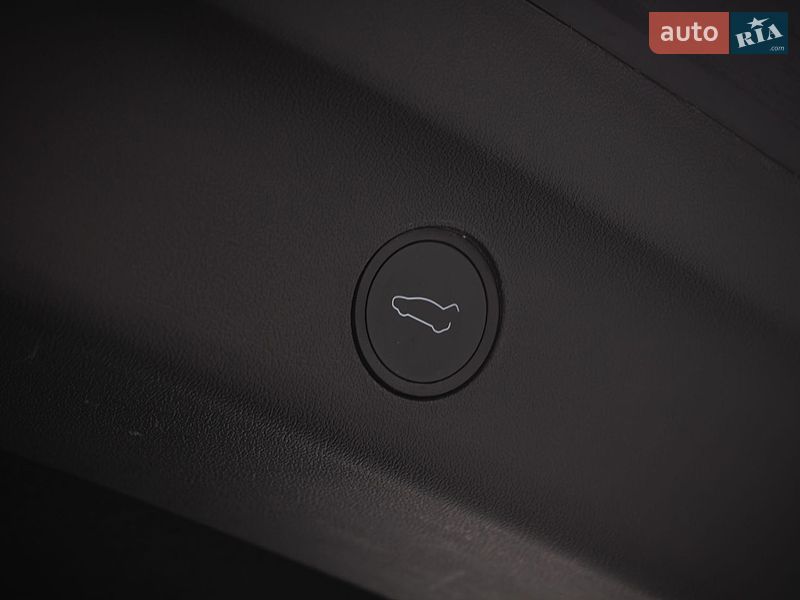 Позашляховик / Кросовер Tesla Model Y 2022 в Києві