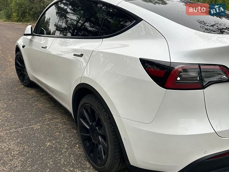 Внедорожник / Кроссовер Tesla Model Y 2021 в Львове