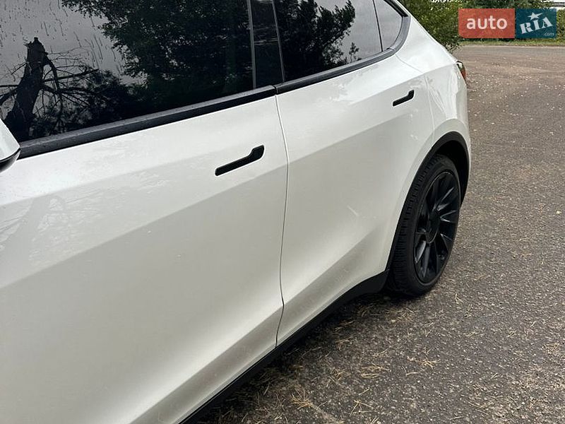 Внедорожник / Кроссовер Tesla Model Y 2021 в Львове
