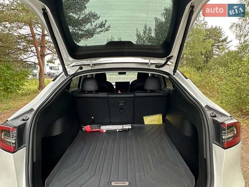 Внедорожник / Кроссовер Tesla Model Y 2021 в Львове