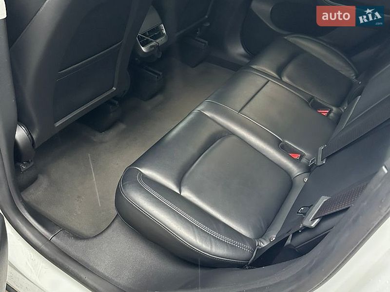 Внедорожник / Кроссовер Tesla Model Y 2021 в Львове