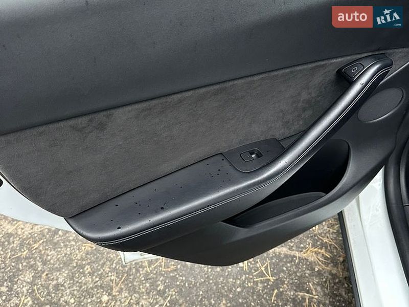 Внедорожник / Кроссовер Tesla Model Y 2021 в Львове