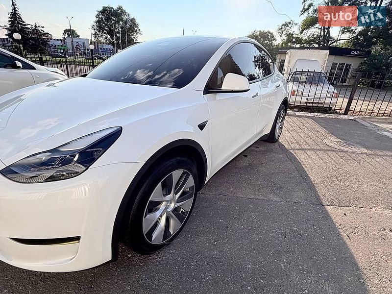 Внедорожник / Кроссовер Tesla Model Y 2023 в Харькове