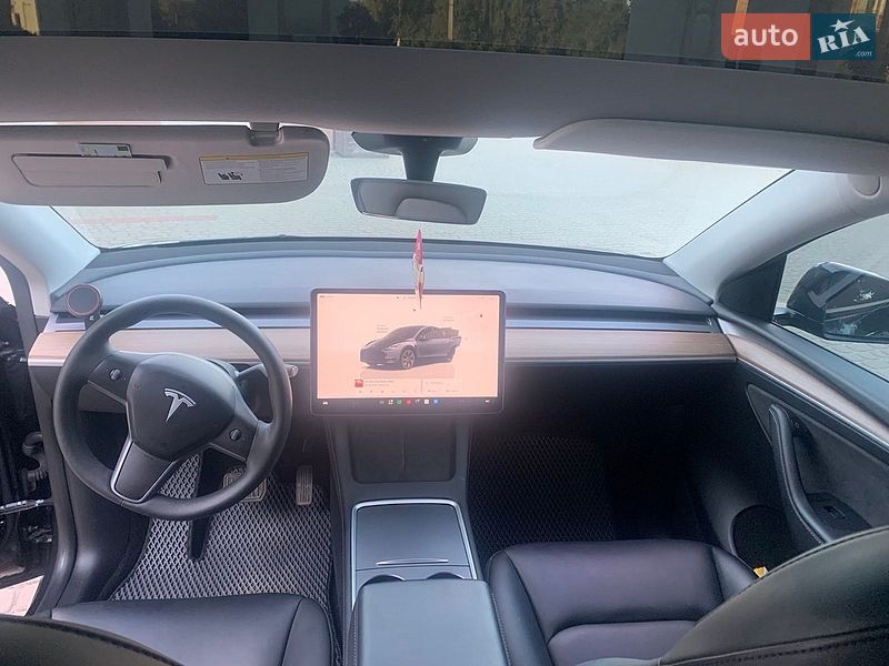 Внедорожник / Кроссовер Tesla Model Y 2024 в Остроге