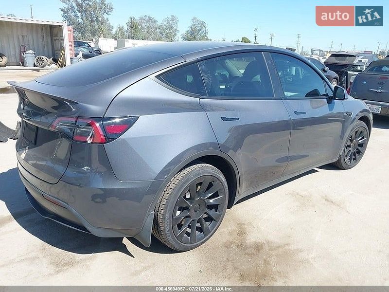 Внедорожник / Кроссовер Tesla Model Y 2023 в Черновцах