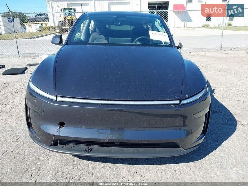 Внедорожник / Кроссовер Tesla Model Y 2026 в Черновцах
